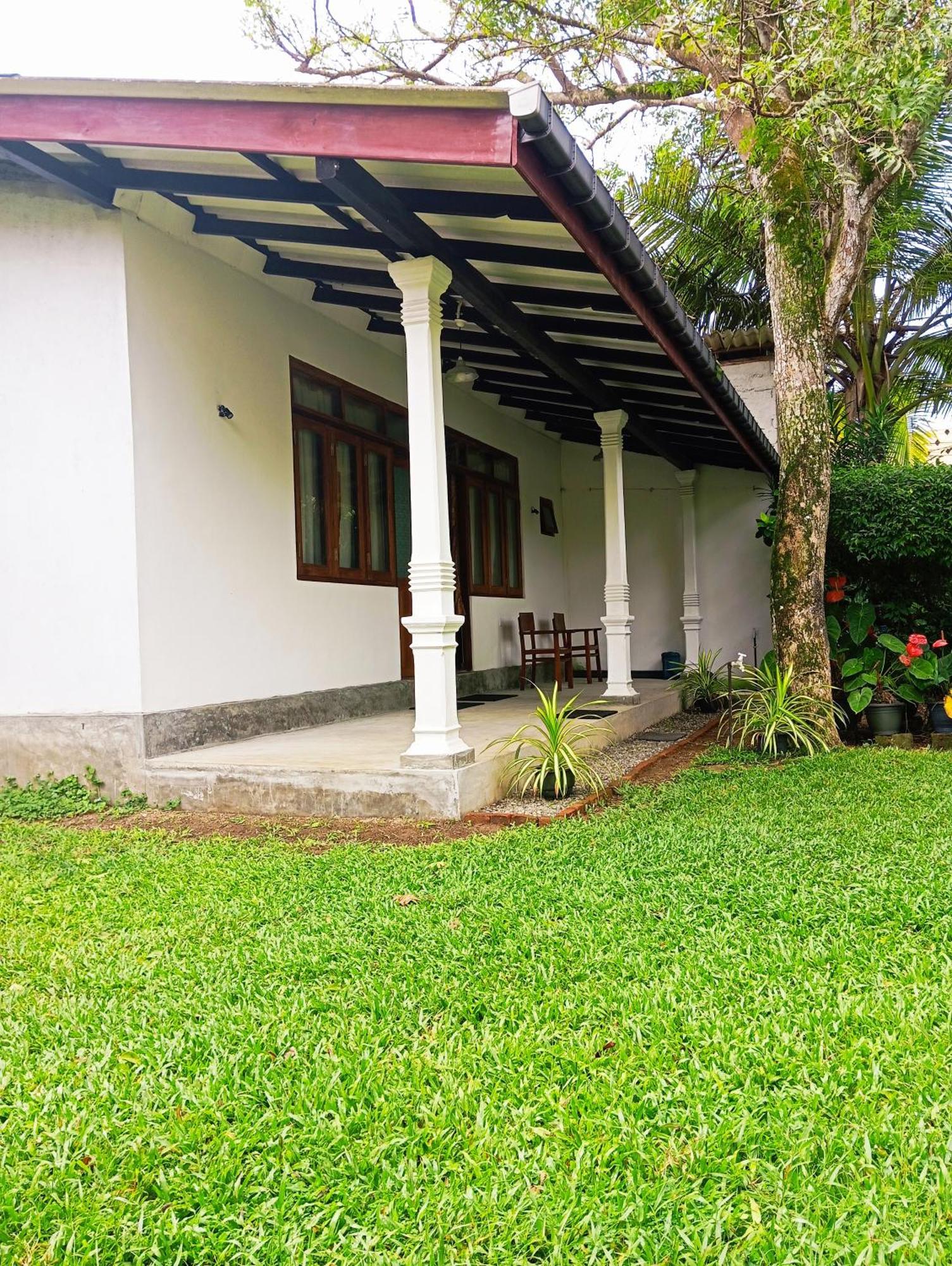 Waves Hotel Hikkaduwa Exterior foto